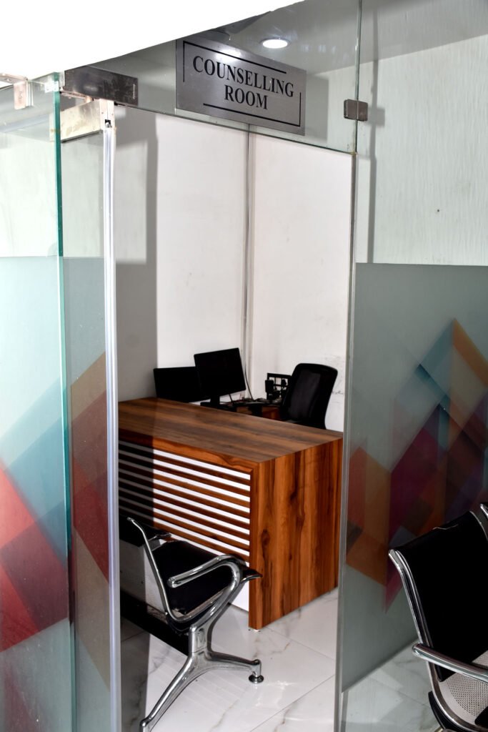 Doctor's Chamber of Anandam Netralaya Khandwa